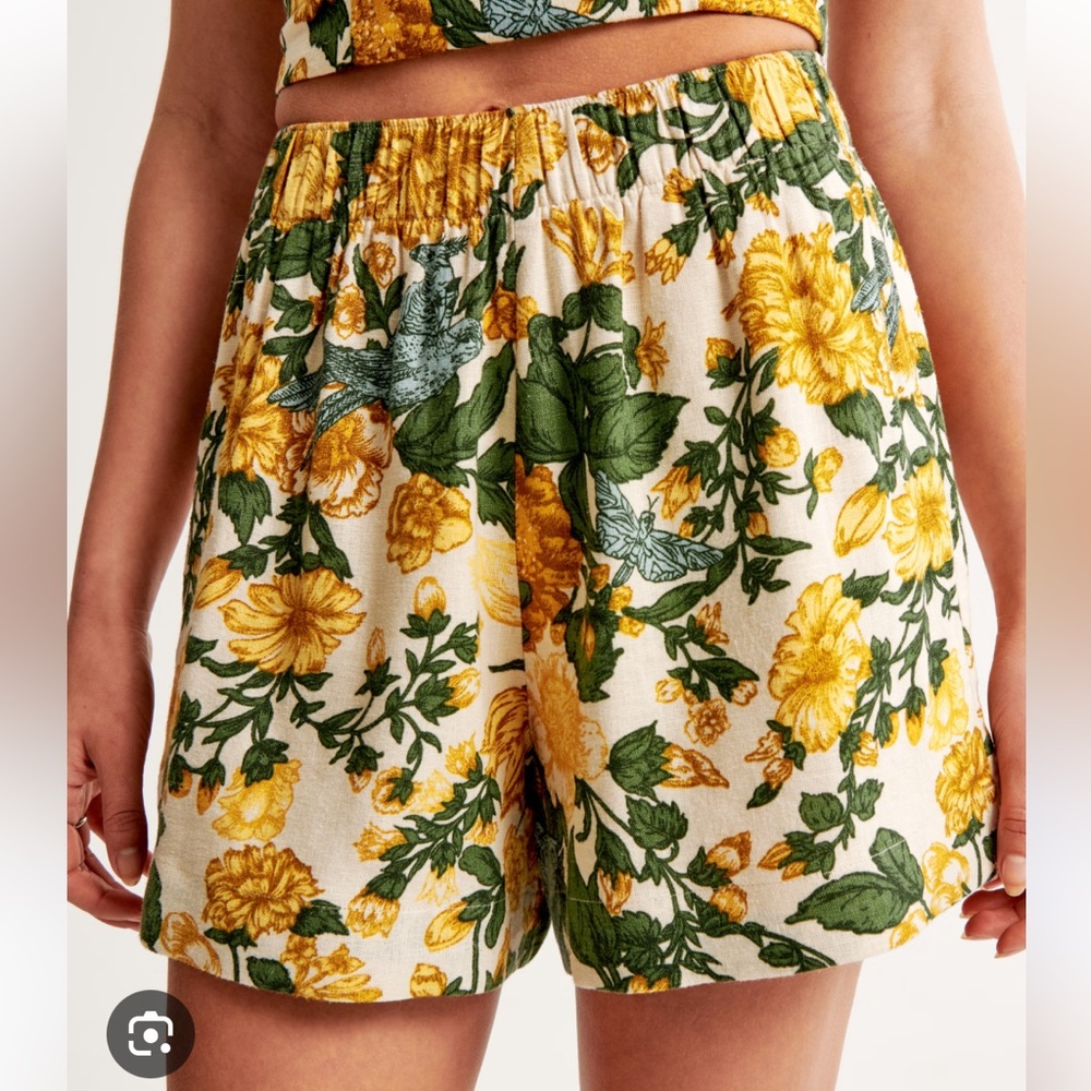 Abercrombie Linen Blend Pull on Floral Shorts